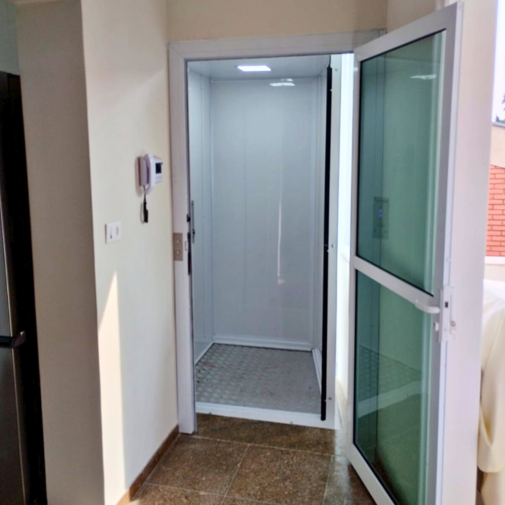 Elevador de Cabine Fechada